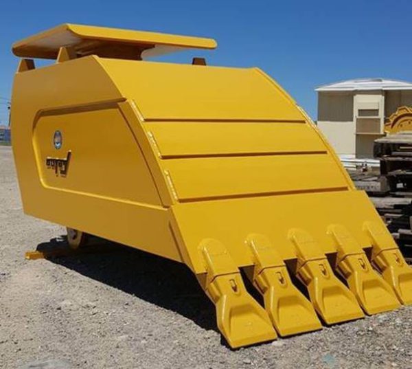 Yellow compactor bucket Felco hydraulic attachment