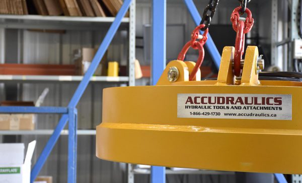 230-Volt scrap moley magnet suspended